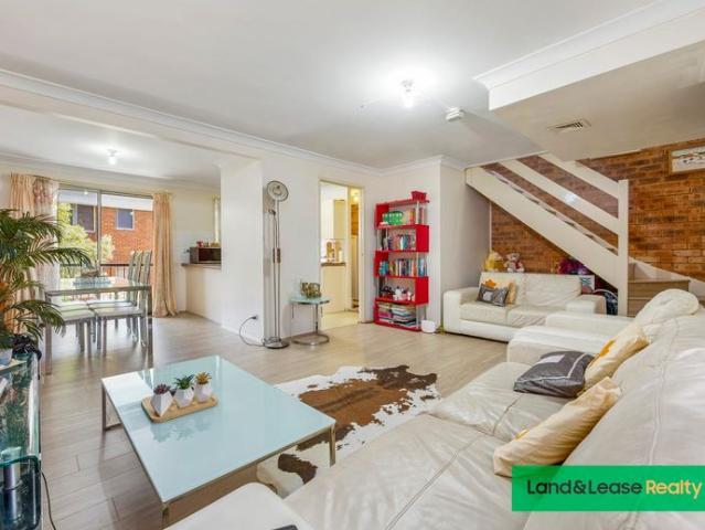 Townhouse for rent in Sydney, New South Wales