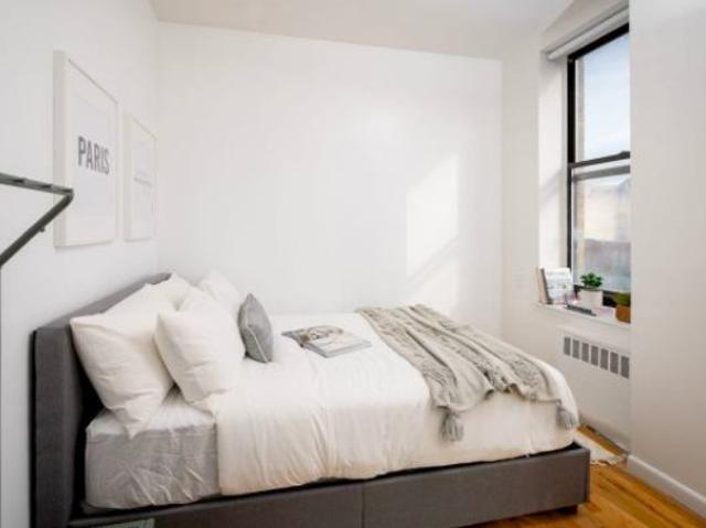 Room for rent in Arverne, New York