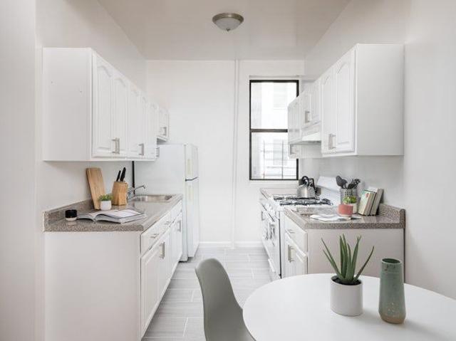 Room for rent in Arverne, New York