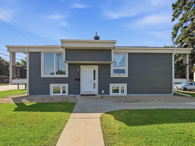 House for rent in Dutch Growers, Saskatoon