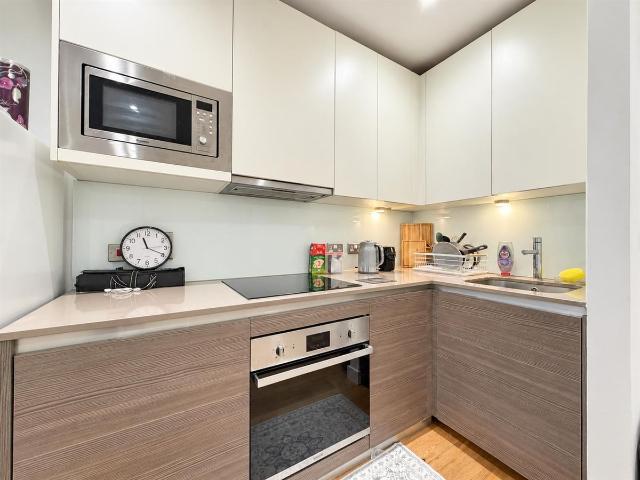 Studio for rent in London Borough of Hounslow, Greater London