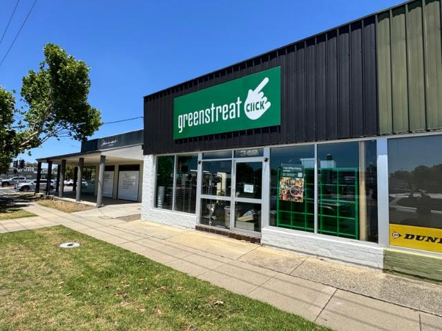 Retail for rent in Lavington, Albury