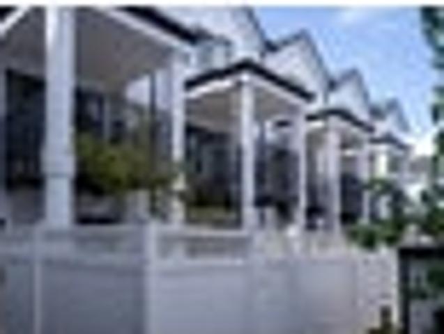 Townhouse for sale in Heathcote, Canterbury