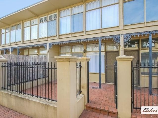 Townhouse for sale in Albury, New South Wales