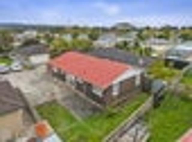 House for sale in Avondale