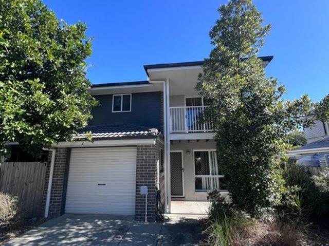 Townhouse for rent in Toombul, Queensland