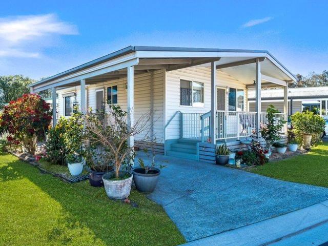 House for sale in New Entrance, South West Rocks