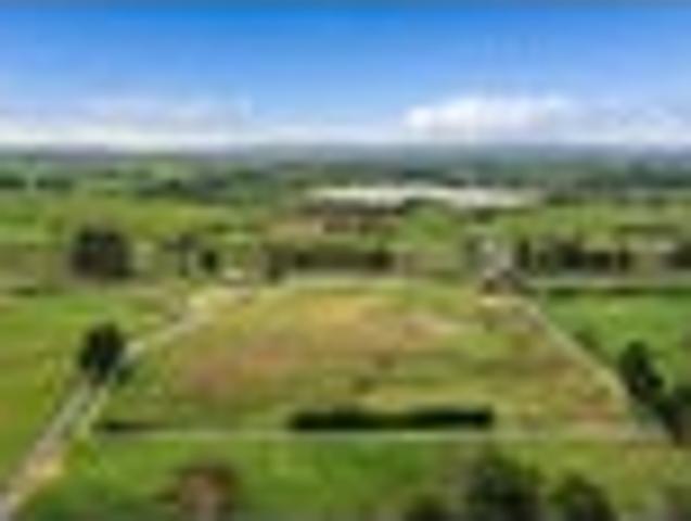 Land for sale in Awhitu