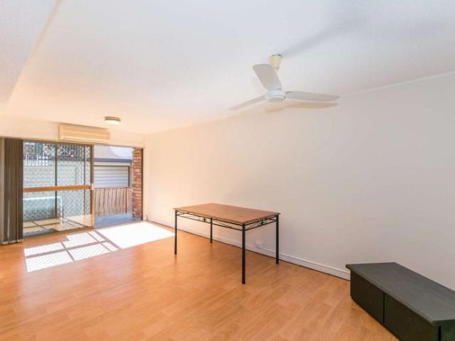 Townhouse for rent in Toombul, Queensland