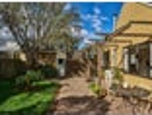 Apartment for sale in Days Bay, Wellington