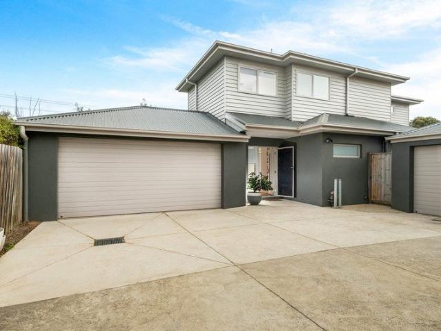 Townhouse for sale in Geelong, Victoria