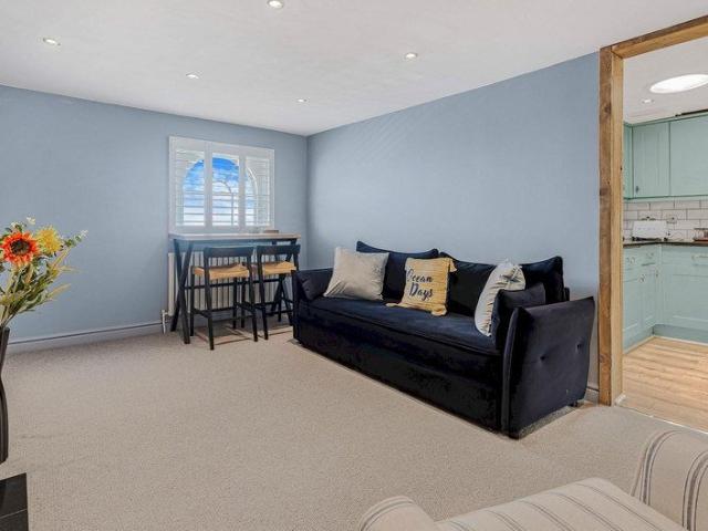 Apartment for rent in Oxenden, The Bridge
