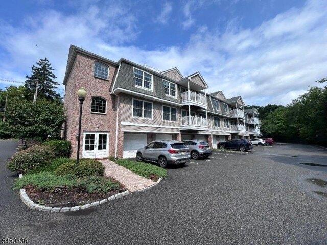 Condo for sale in Ramsey, New Jersey