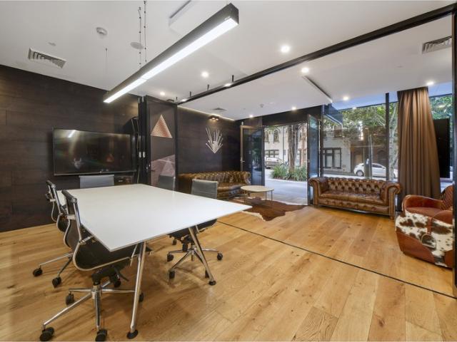 Showroom for rent in Aarons Pass