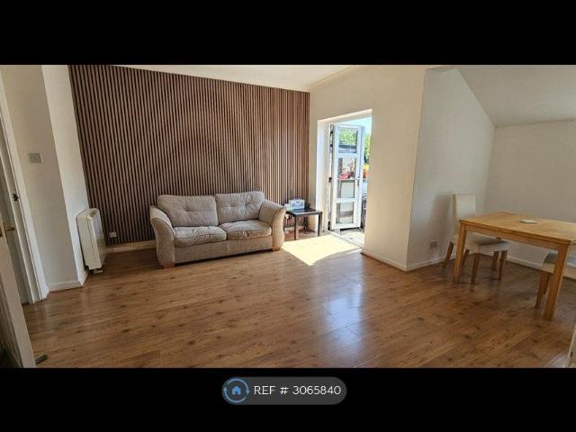 Apartment for rent in London Borough of Newham, Greater London