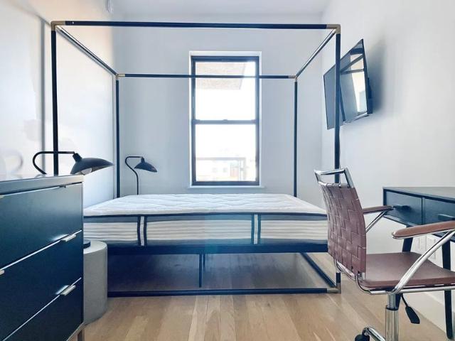 Room for rent in Arverne, New York