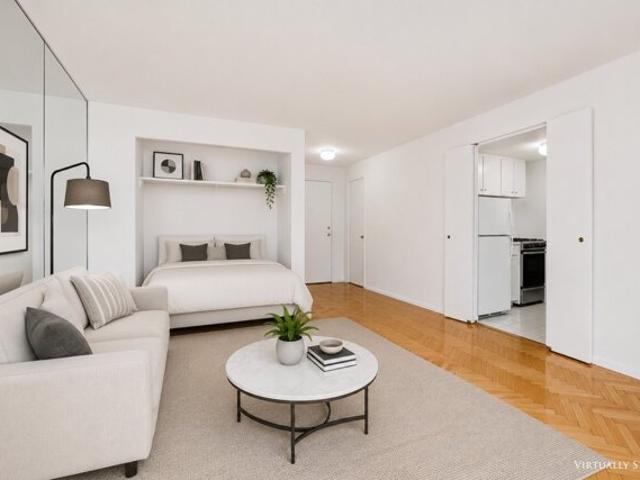 Condo for sale in Arverne, New York