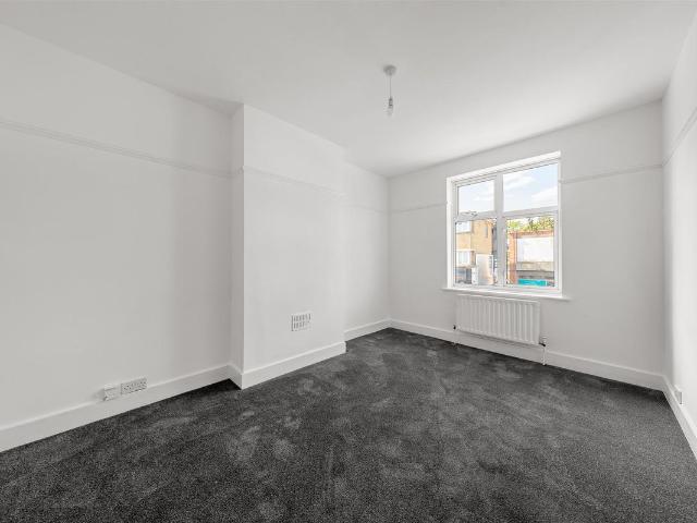 Apartment for rent in Worcester Park, Greater London