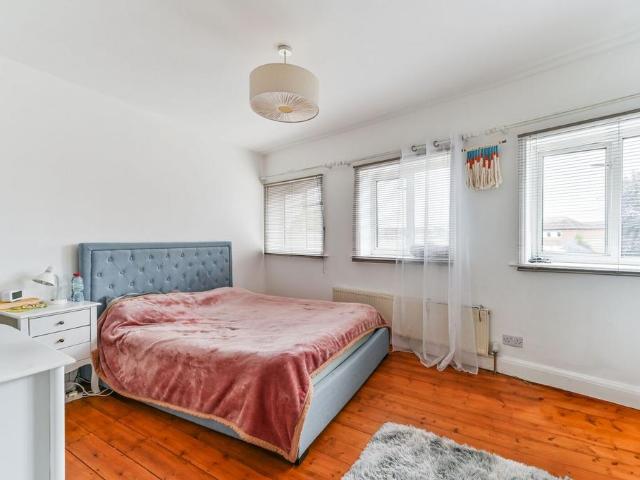 Apartment for rent in Worcester Park, Greater London