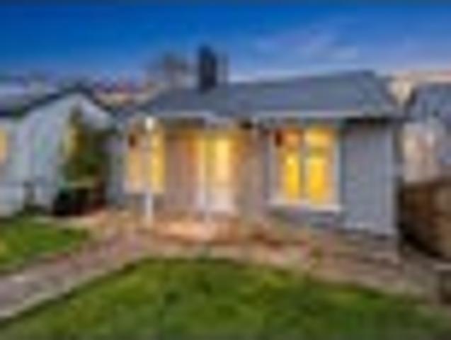 House for sale in Otakou