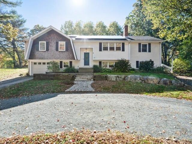 House for sale in Holliston, Middlesex County