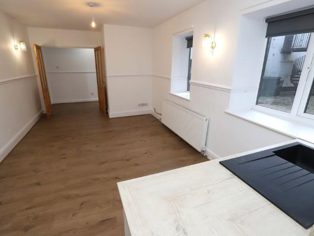 Apartment for rent in Nuttall, Bury