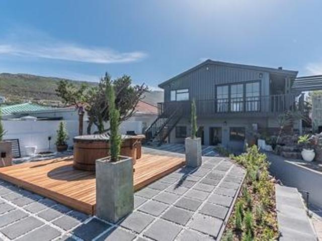 House for sale in Fish Hoek, Western Cape