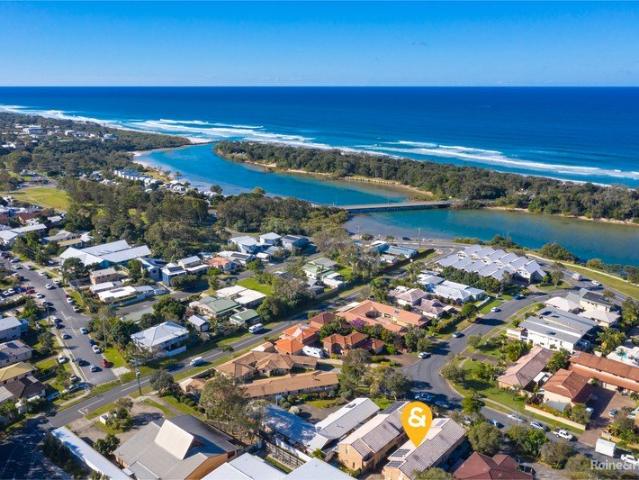 Townhouse for sale in Pottsville, New South Wales