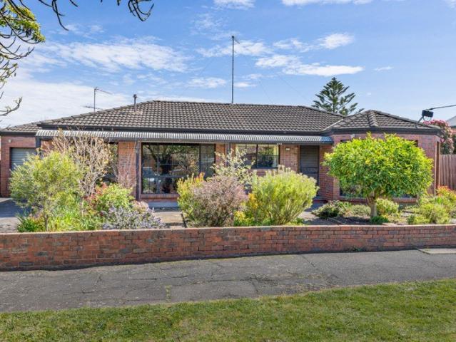 Townhouse for sale in Ballarat Central, Ballarat