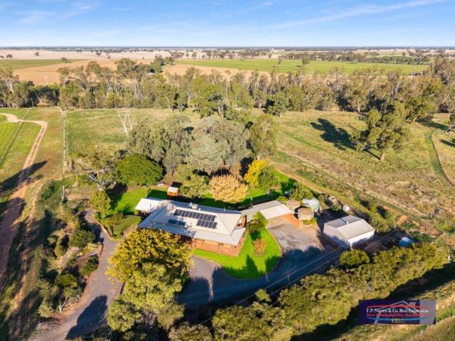 Cottage for sale in Salisbury West, Victoria