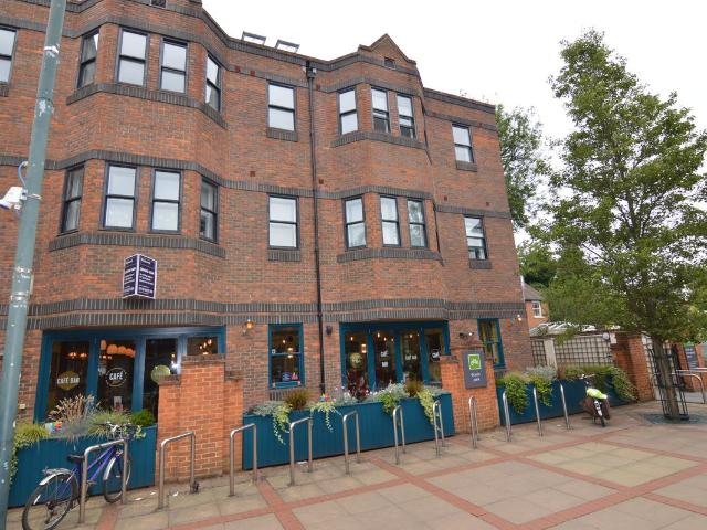 Apartment for rent in Emmbrook, Wokingham