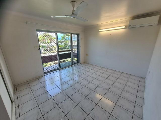 Apartment for rent in Westcourt, Cairns