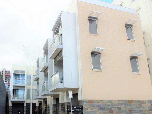 Townhouse for rent in Horseshoe Creek, South Australia