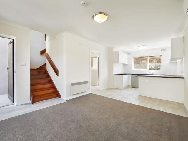 Townhouse for rent in Mitcham, Melbourne