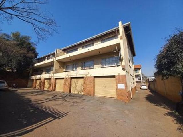 Apartment for sale in Vosloorus, Gauteng