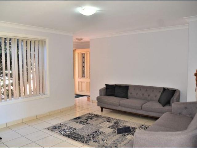 Townhouse for rent in Toongabbie, Sydney