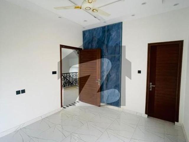 House for sale in Faisalabad, Islamabad Capital Territory