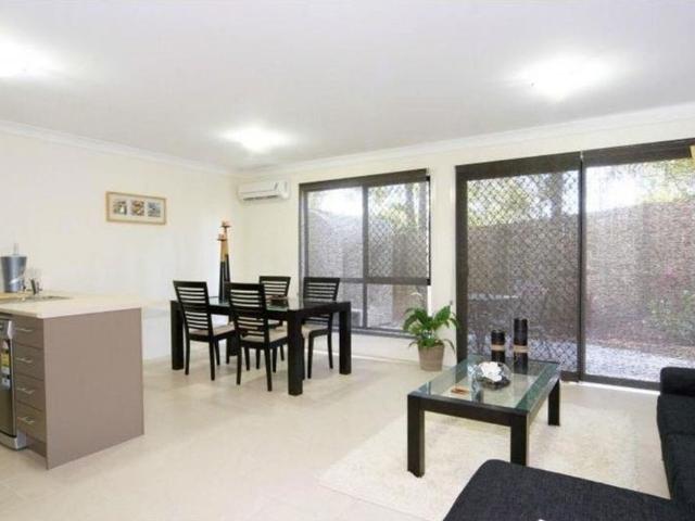 Townhouse for rent in Toombul, Queensland