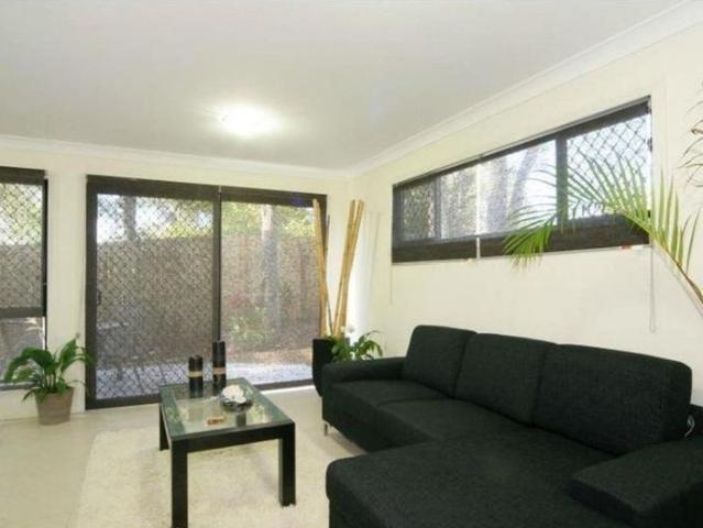 Townhouse for rent in Toombul, Queensland