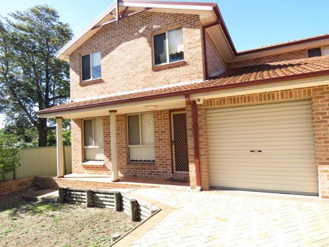 Duplex for rent in Sydney, New South Wales