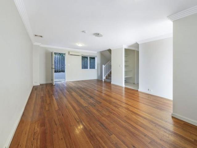 Townhouse for rent in Sydney, New South Wales