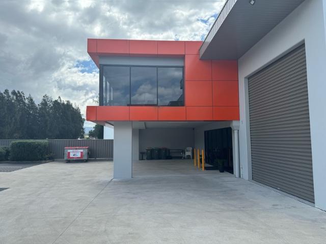 Warehouse for rent in Sydney, Allambie Heights