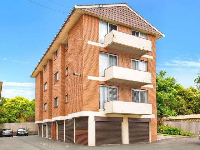House for rent in Wollongong West, New South Wales