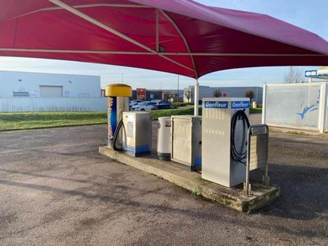 Local Commercial vente à Neufchâteau