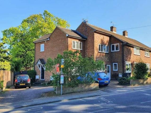 House for rent in Ivy Chimneys, Epping Forest