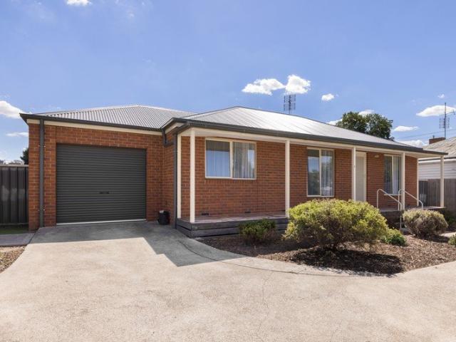 Apartment for rent in Woodend, Victoria