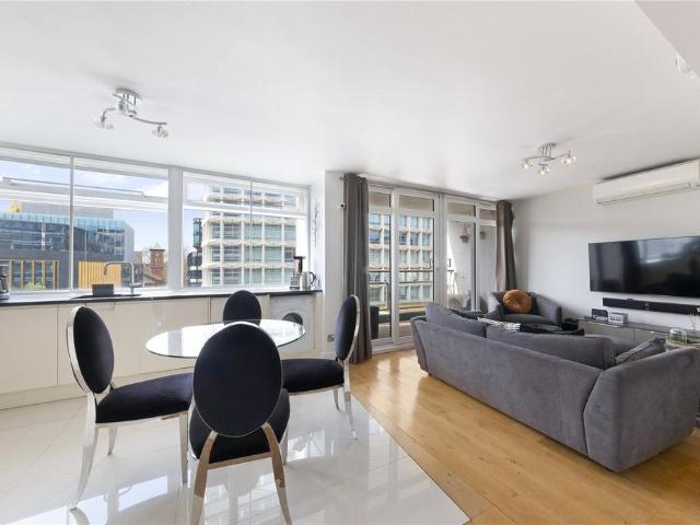 House for rent in Saint Giles, Bloomsbury