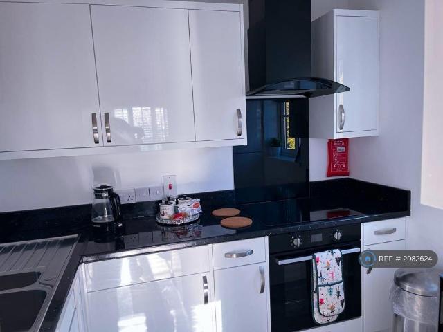 Apartment for rent in Southend City Centre Neighbourhood, Alton Barnes