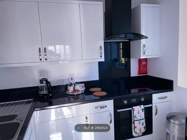 Apartment for rent in Southend City Centre Neighbourhood, Alton Barnes