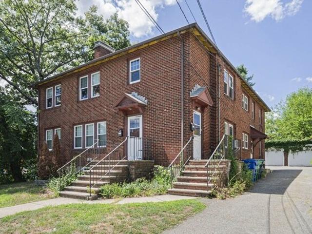 House for sale in Newton
